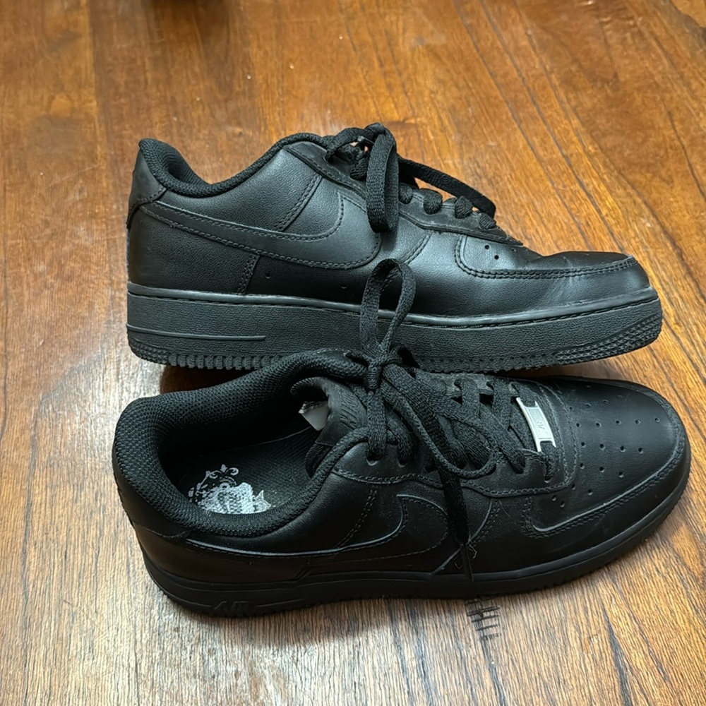 Mint Condition 2007 Nike Air Force One Triple Black Low Size 7
